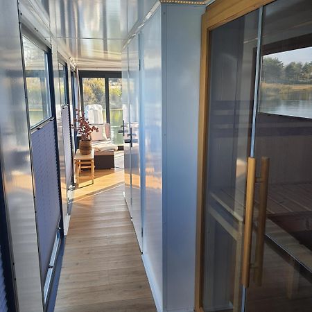 Schwimmendes Ferienhaus Sky Elsterheide Екстер'єр фото