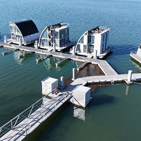Schwimmendes Ferienhaus Sky Elsterheide Екстер'єр фото