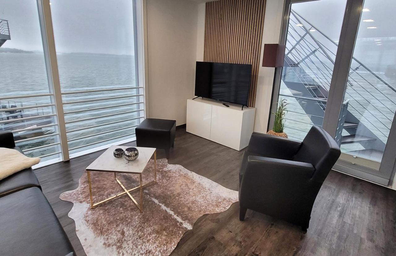 Schwimmendes Ferienhaus Sky Elsterheide Екстер'єр фото