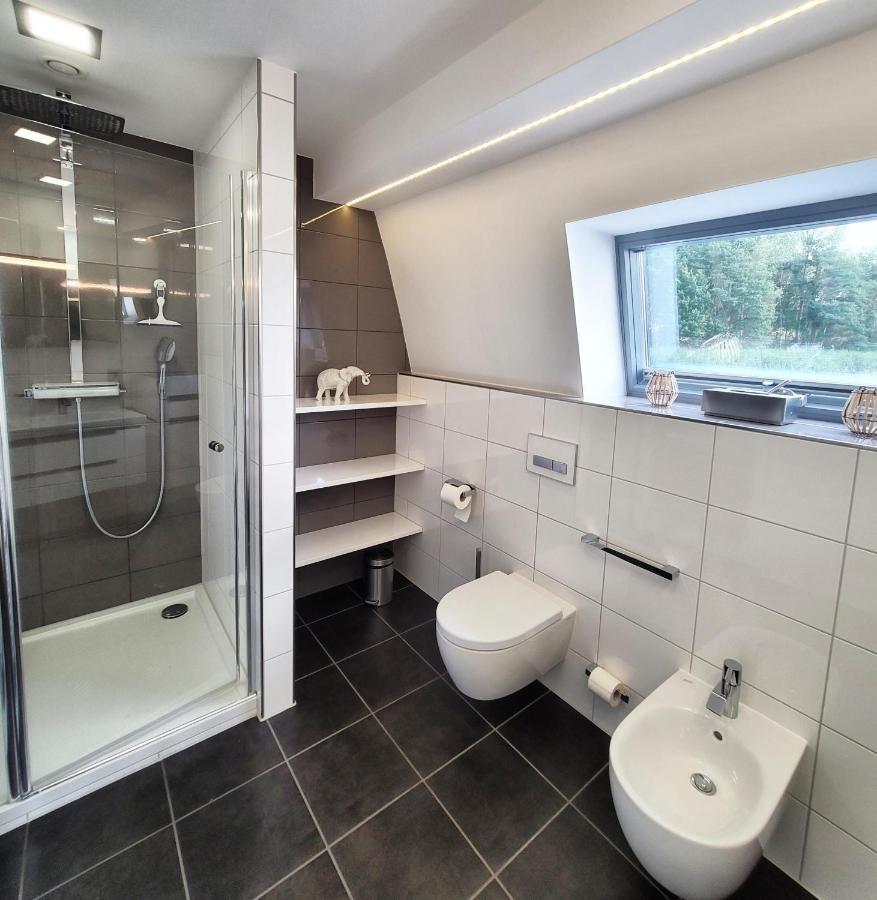 Schwimmendes Ferienhaus Sky Elsterheide Екстер'єр фото