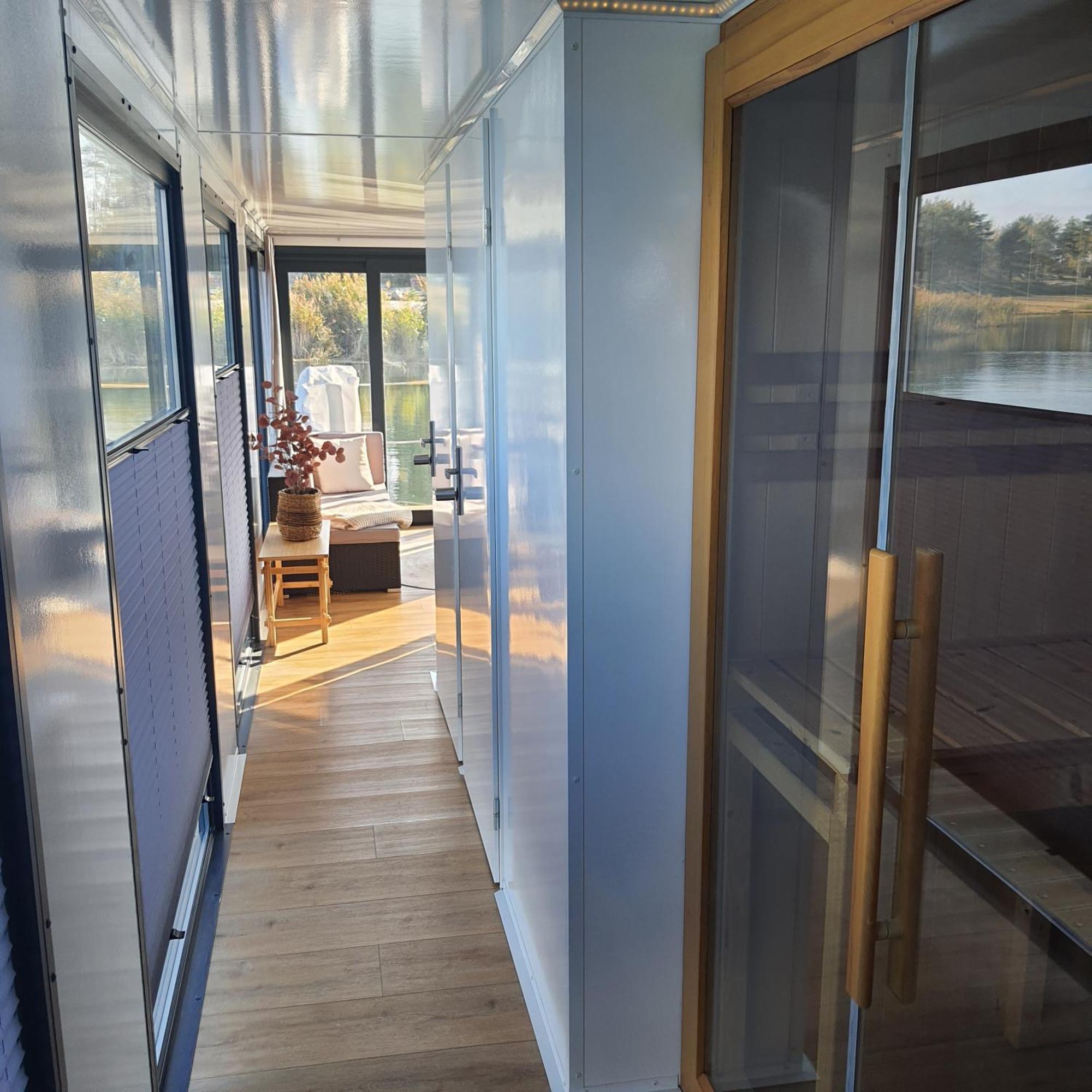 Schwimmendes Ferienhaus Sky Elsterheide Екстер'єр фото